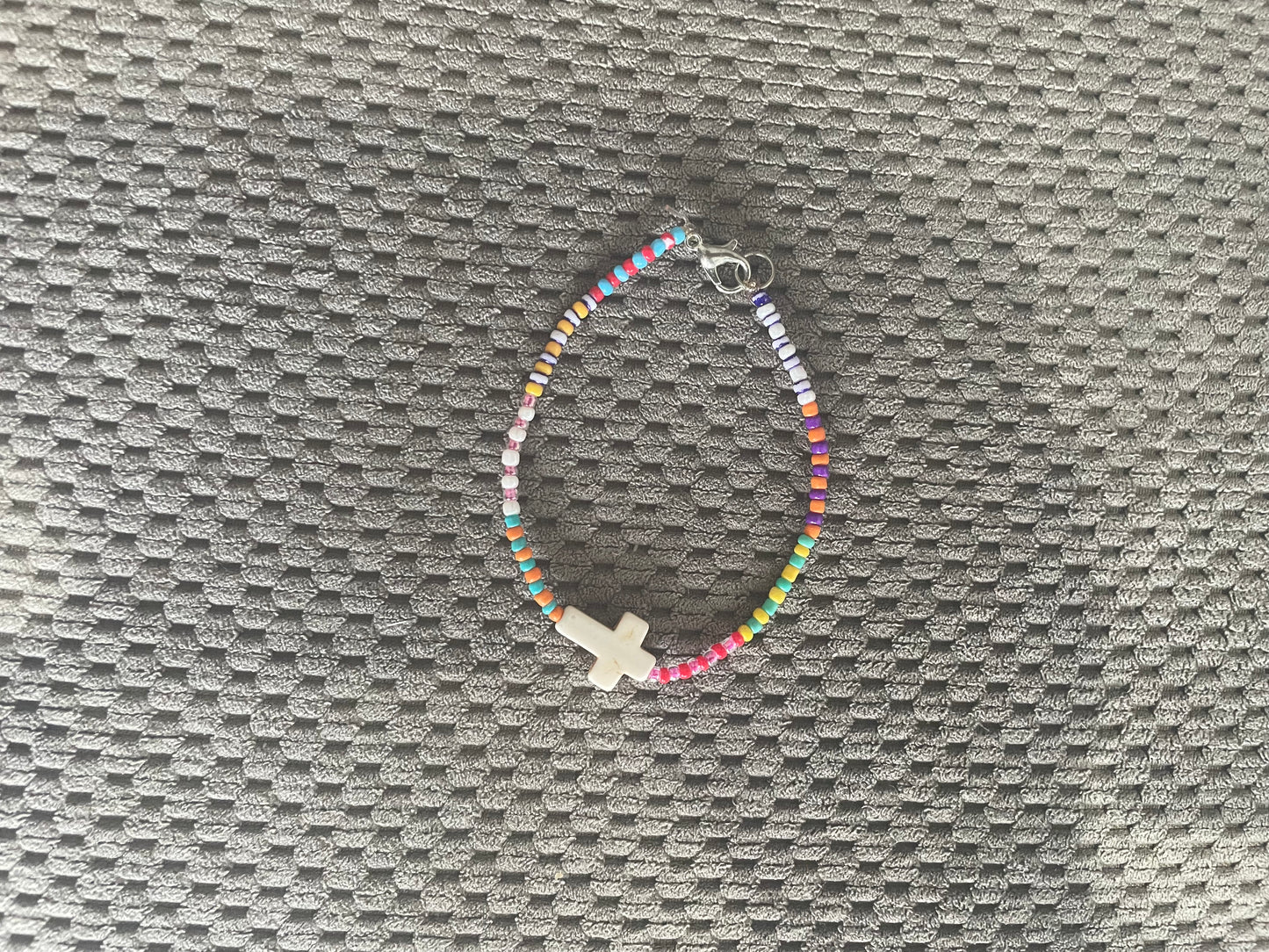 Pulsera De Colores Con Cruz
